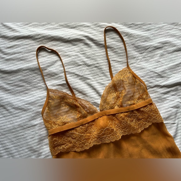 La Perla Soft Leavers Silk Lace Slip - Picture 5 of 11